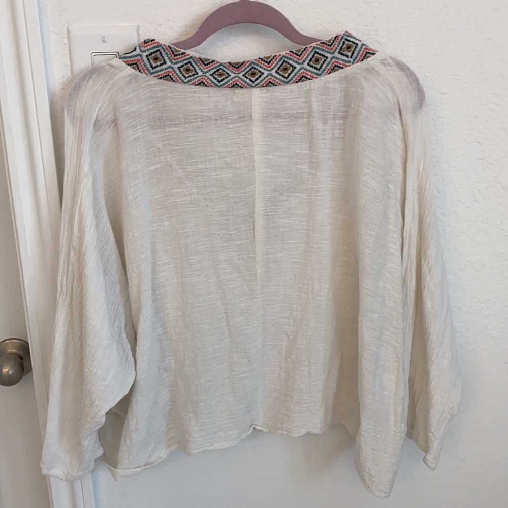 Linen blouse - Picture 2 of 3